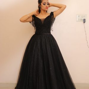 black gown for prewedding