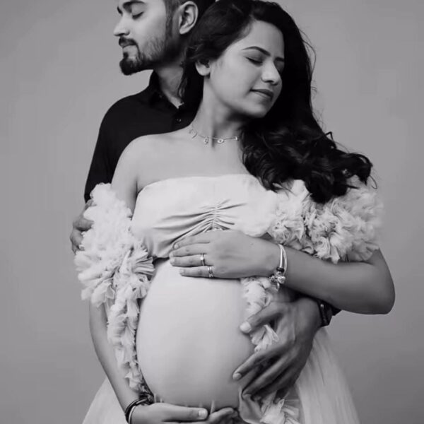 Top 5 Elegant Maternity Gowns on Rent for Stunning Photoshoots - Image 2