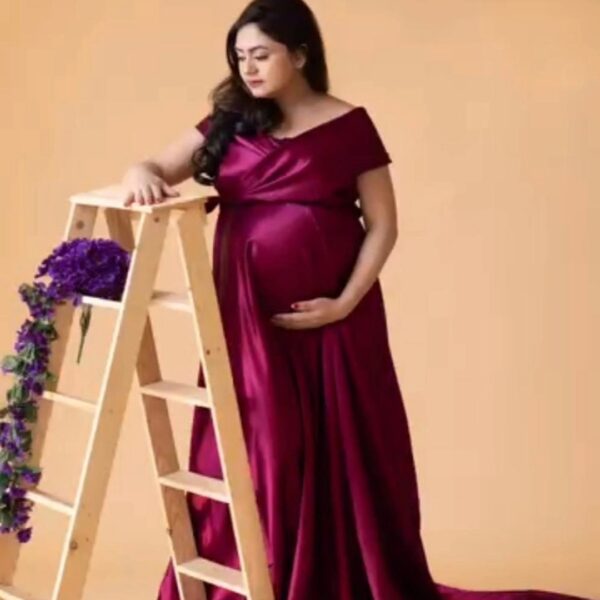 Designer Burgundy Maternity Gown for Photoshoot on Rent - Image 2