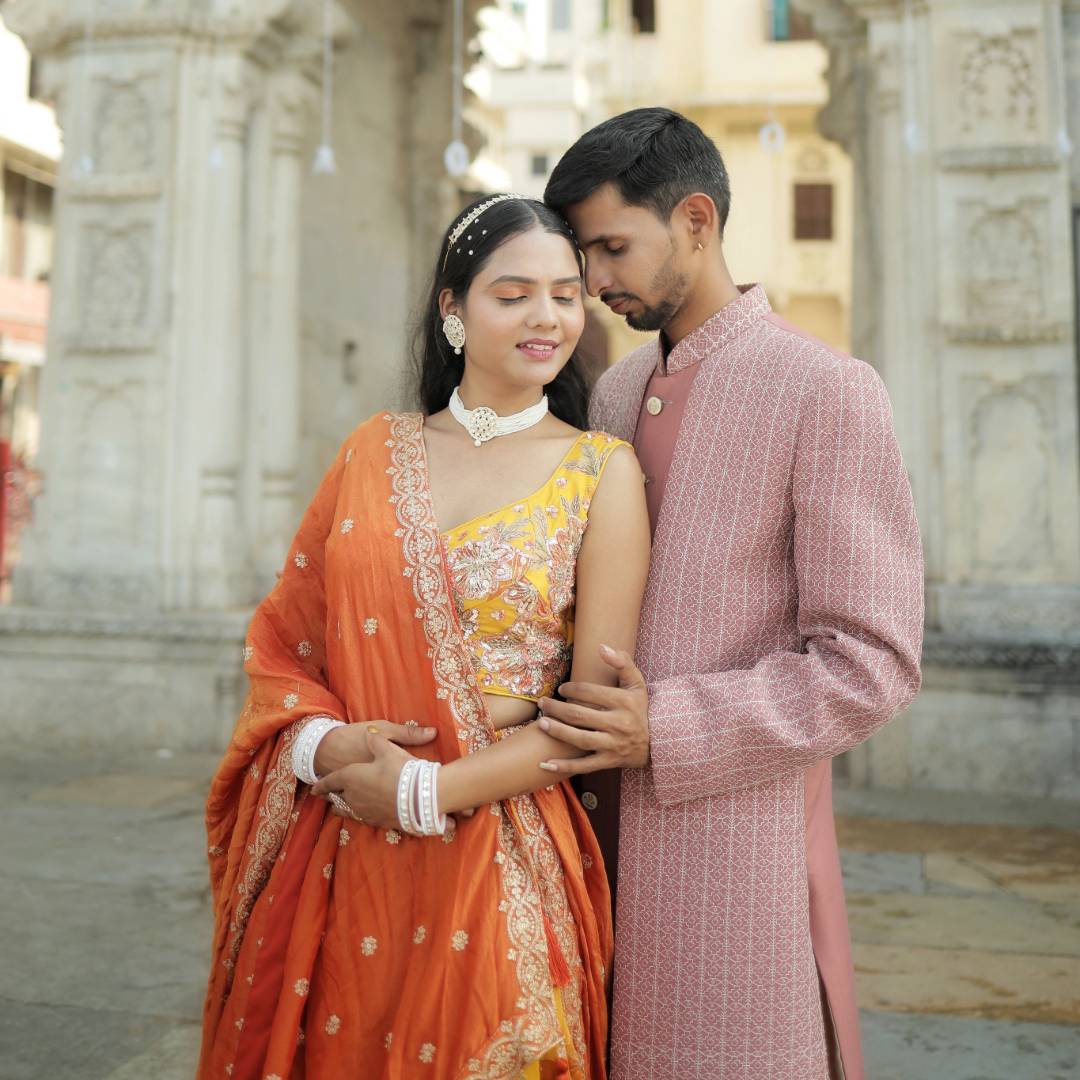 Rajasthani Couple Outfit Rental for Pre-Wedding in Udaipur