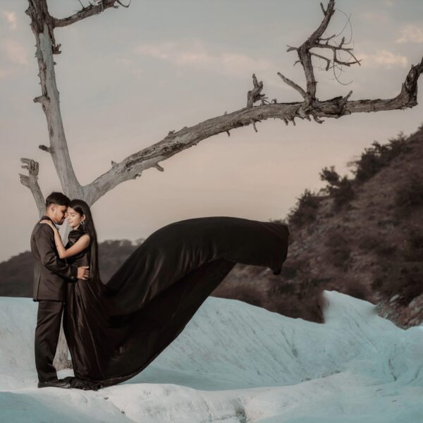 Unforgettable Black Gown for Photoshoots – Now on Rent - Image 3