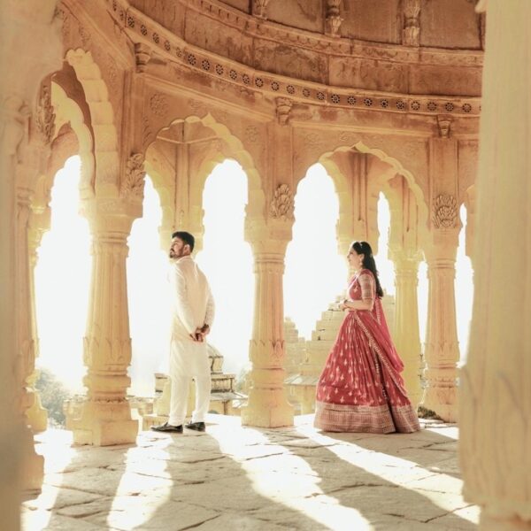 Matching Couple Dresses on Rent in Udaipur - Image 3