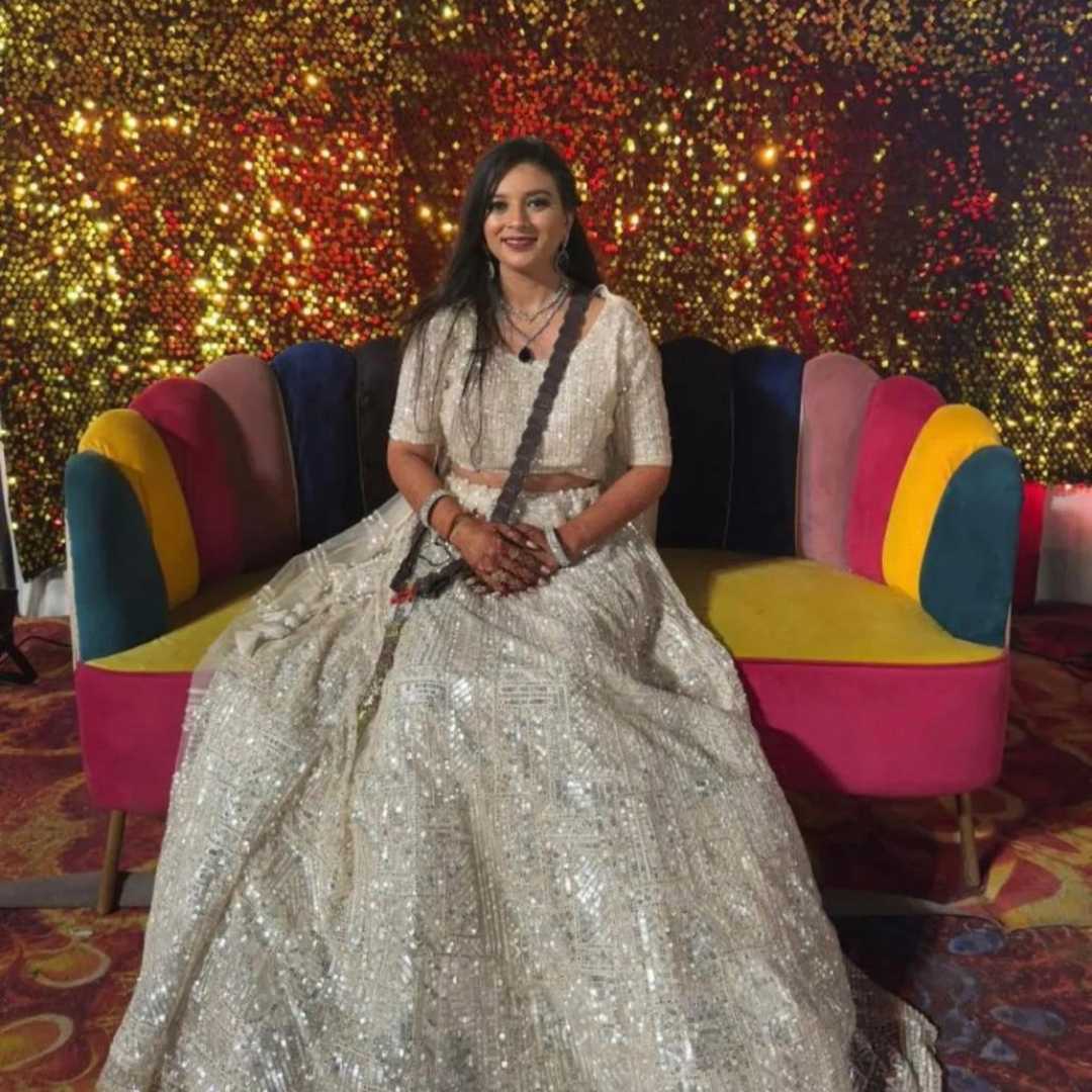 Top 1 Elegant Thread Work Lehenga on Rent – Look Ethereal - Image 3