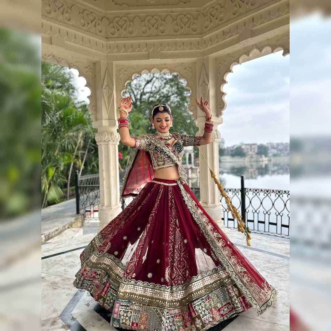 Vintage Lehenga for Rent – Royal & Elegant Outfit for Brides