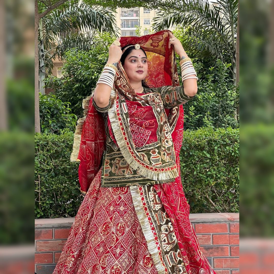 Red Pre Wedding Shoot Lehenga for photoshoot and wedding in Udaipur on rent
