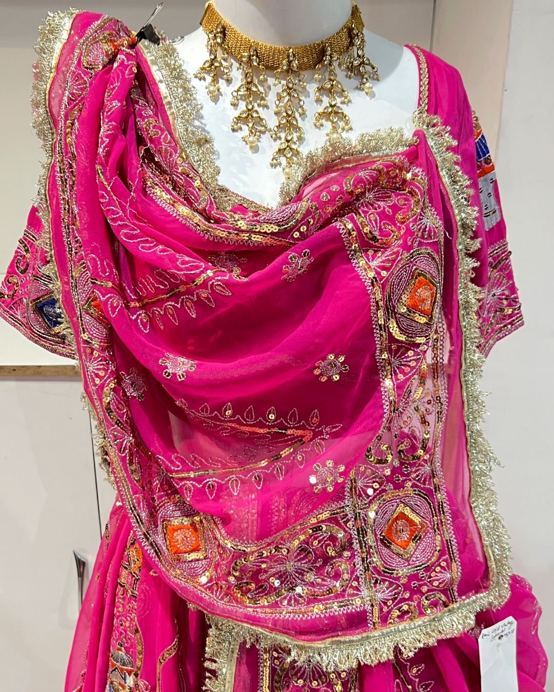 Vintage Lehenga for Pre Wedding Photoshoot in Udaipur – Royal Romantic Glam - Image 2