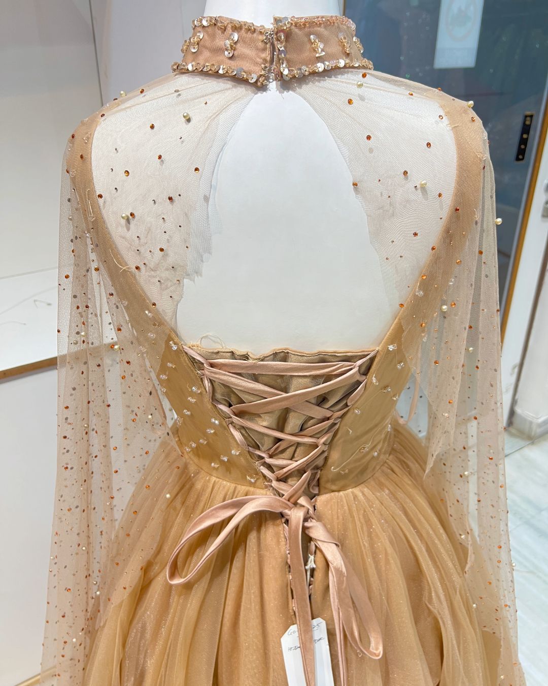 Rent Gown with Shrug in Udaipur - Image 2